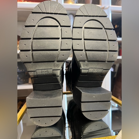 ***SOLD $70***Marc Fisher LTD Black Heeled Boot Size 8 - Picture 6 of 10